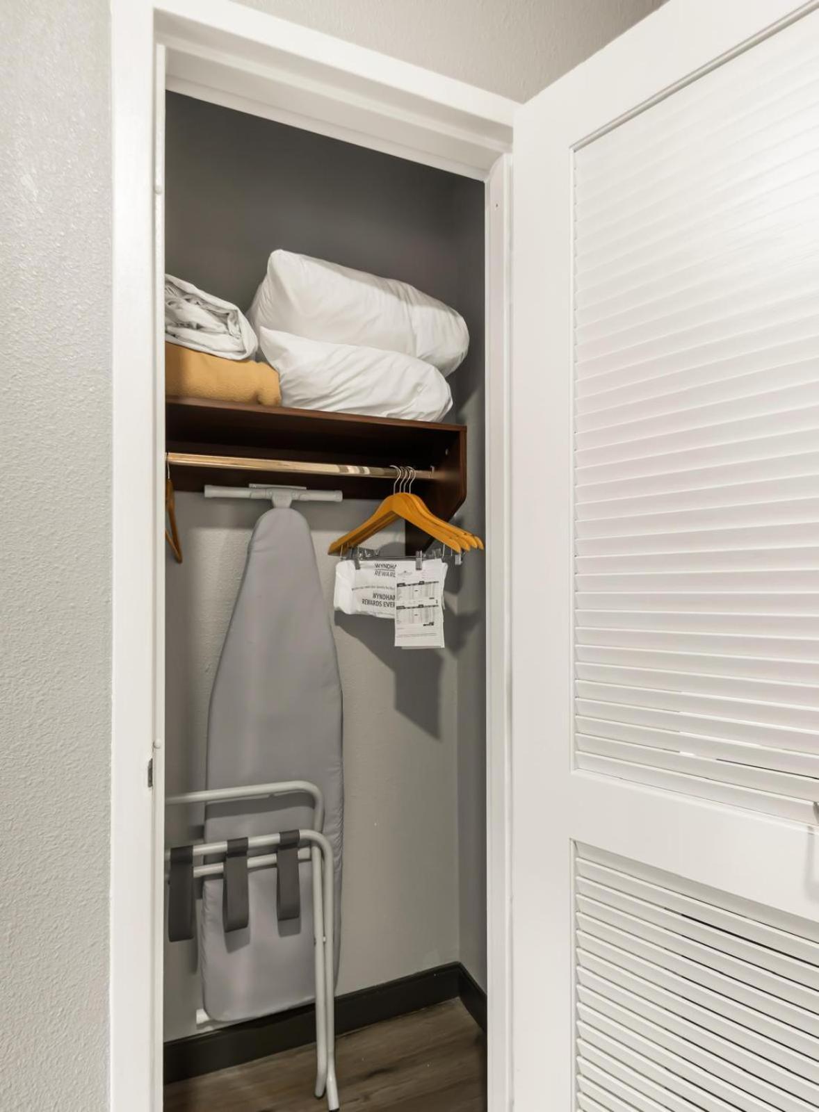 Hawthorn Extended Stay By Wyndham College Station Esterno foto